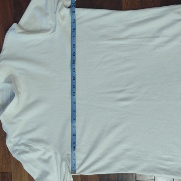 Top - Picture 2 of 6